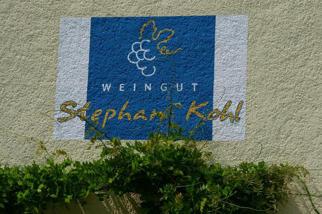 Weingut & Gaestehaus Stephan Kohl Neumagen-Dhron Exterior photo